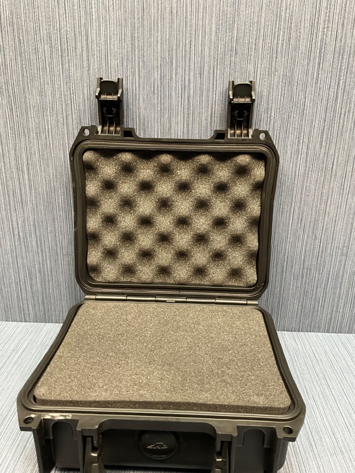 SKB Waterproof Hardcase 9'' x 7'' x 4'' with mini-latch, cubed foam 2