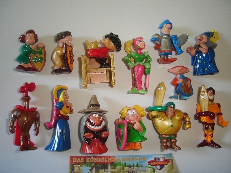 KINDER SURPRISE SET - FUNNY CASTLE ROYAL COURT 2004 - FIGURES COLLECTIBLES