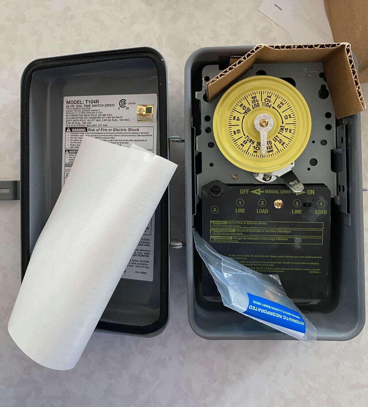 NEW Intermatic T104R 24-Hour Mechanical Time Switch Indoor/Outdoor Type 3R Metal 3