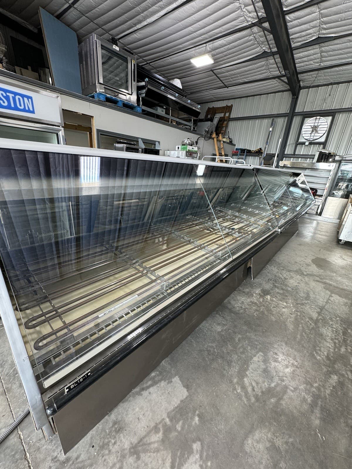 Hussmann meat case display seafood case deli case 2016  GRAVITY COIL red meat 4