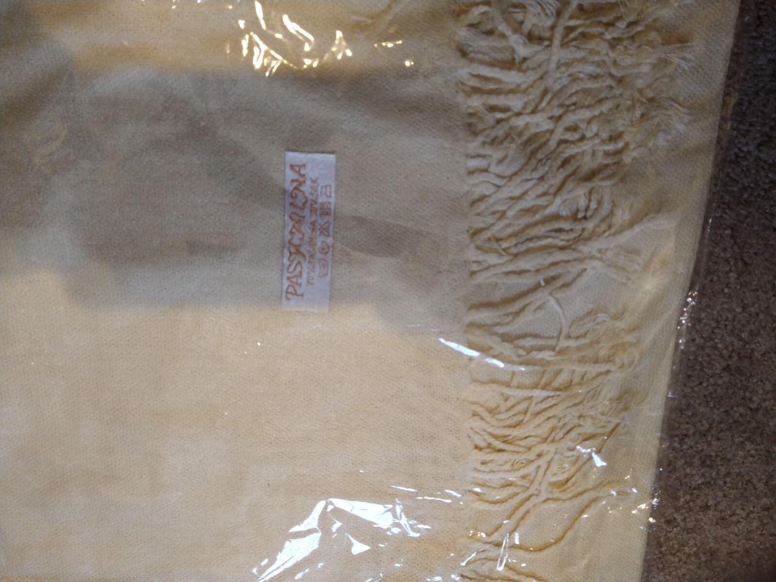 Pashmina Shawl  BEIGE 70% Pashmina 30% Silk New In Package NEVER OPENED 70X30 2