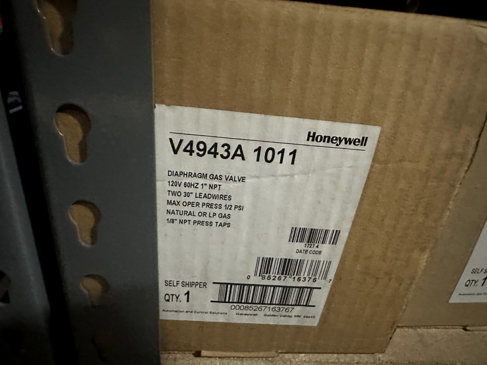 Honeywell V4943A1011-Diaphragm Gas Valve, Normally Closed, 1" NPT Pipe Size 2