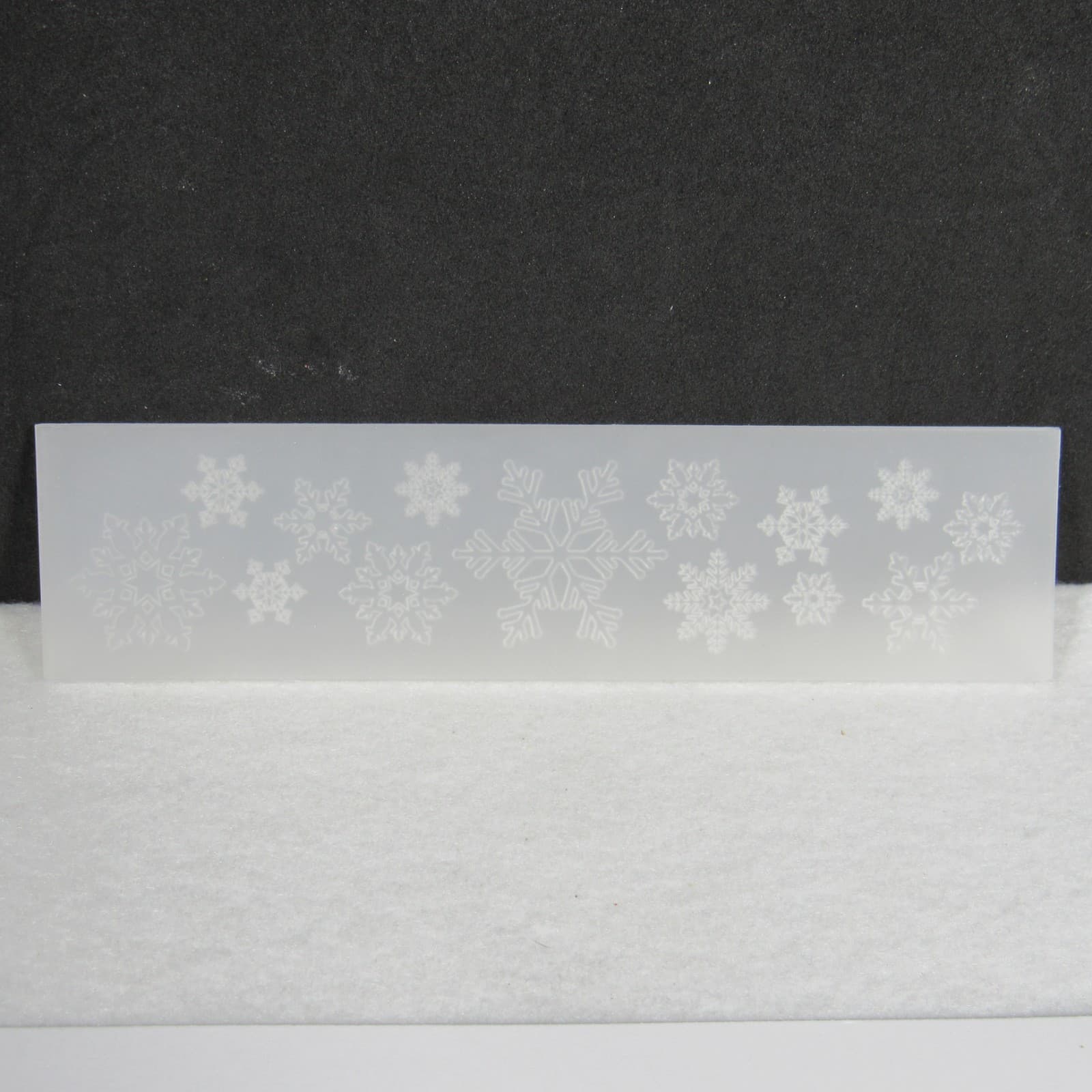 Simply Cards & Papercraft Christmas Issue 102 with Stamp Set & Embossing Folder 6