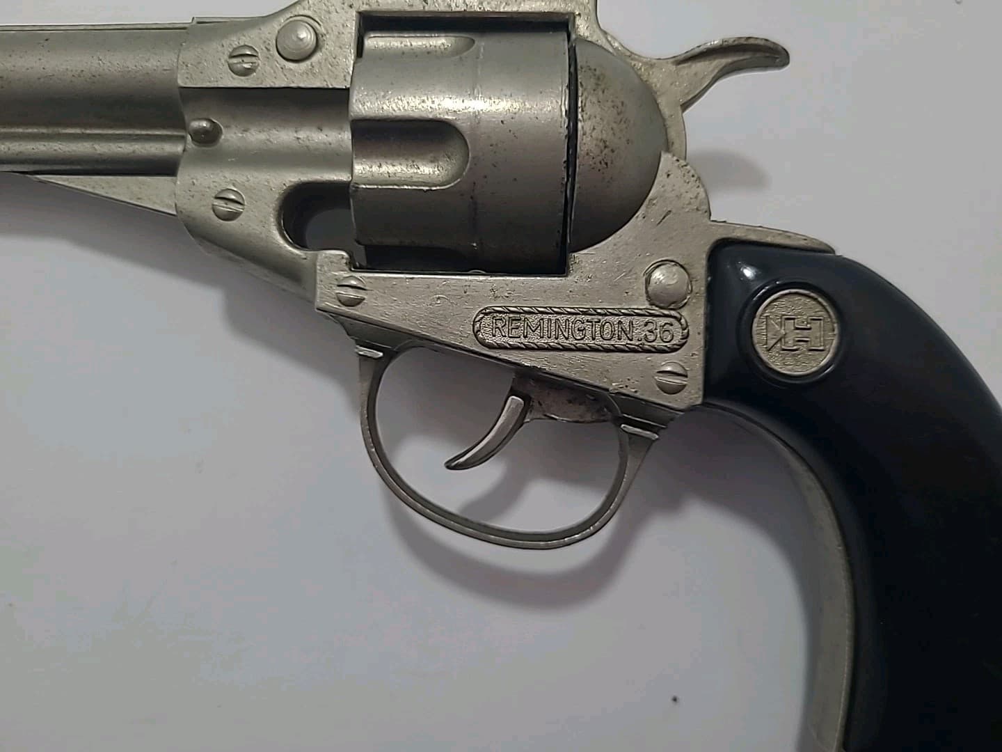 Vintage Hubley Remington 36 Cap Gun Revolver Toy Cap Gun  2