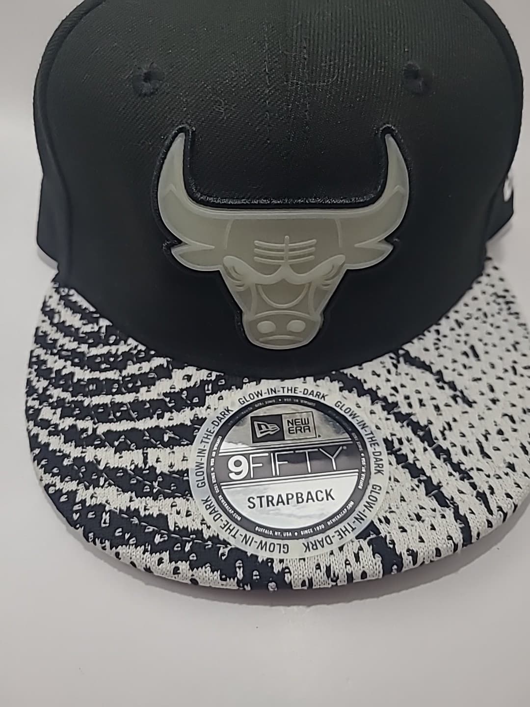 New Era 9Fifty Chicago Bulls Glow In The Dark Hat One Size 2