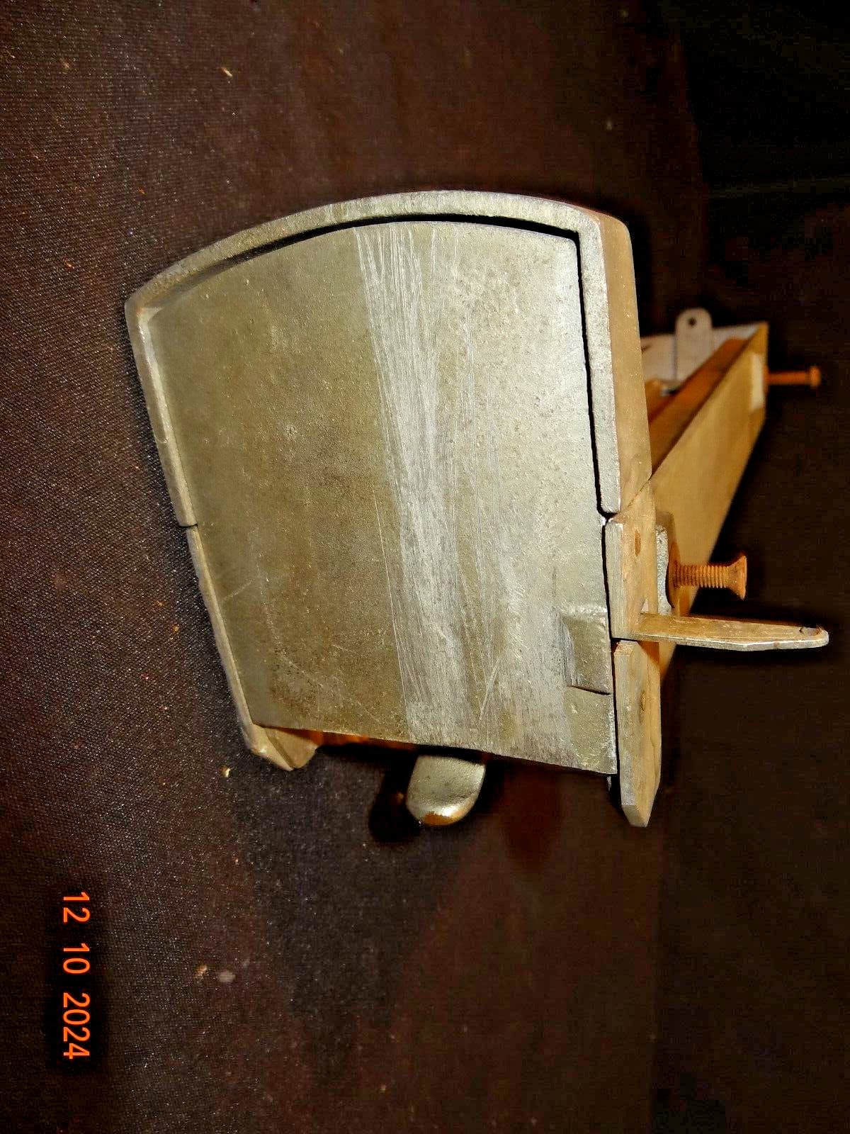 Vintage Pace Slot Machine Side Mint Vendor 6