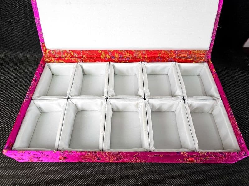 Fine Chinese 10 Compartments Red Scenery Pattern Snuff Bottle Brocade Box 2