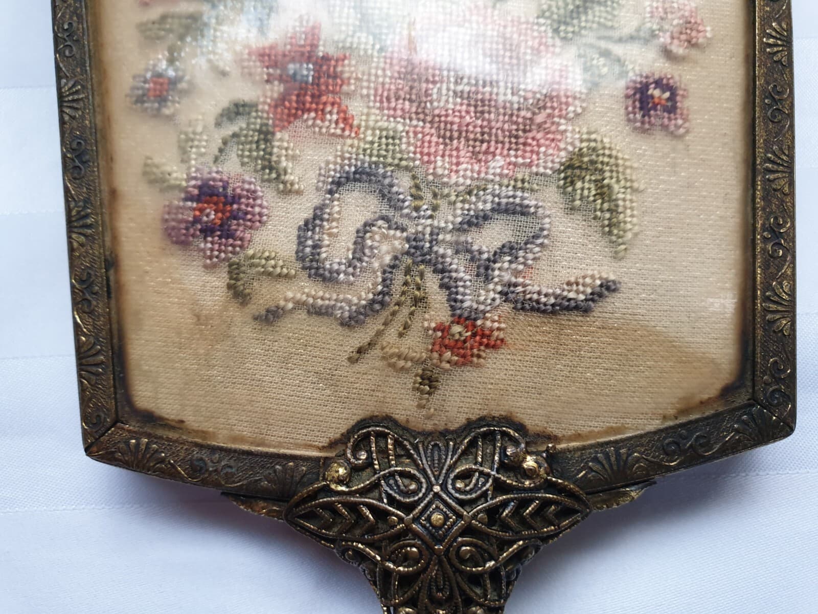 VINTAGE 1940's REGENT OF LONDON PETIT POINT VANITY SET IN ORIGINAL CASE 4