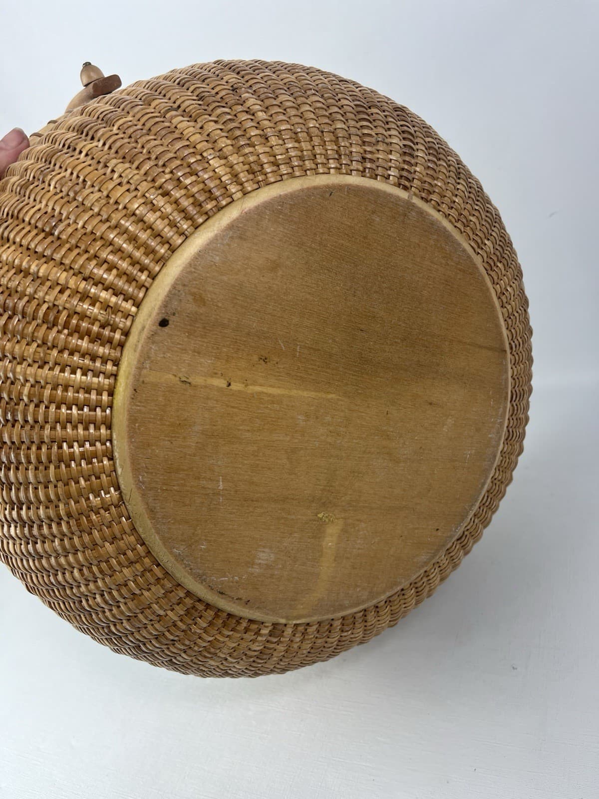 Vintage Nantucket Lightship Basket 12” w/ Linen Liner 4