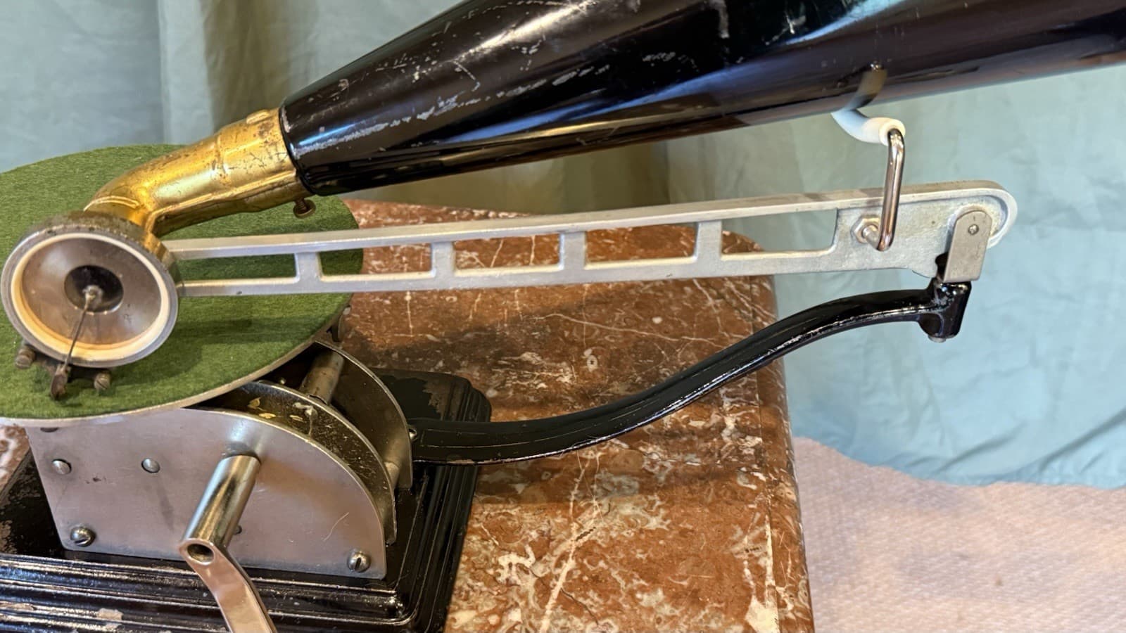 Columbia AU Phonograph 4