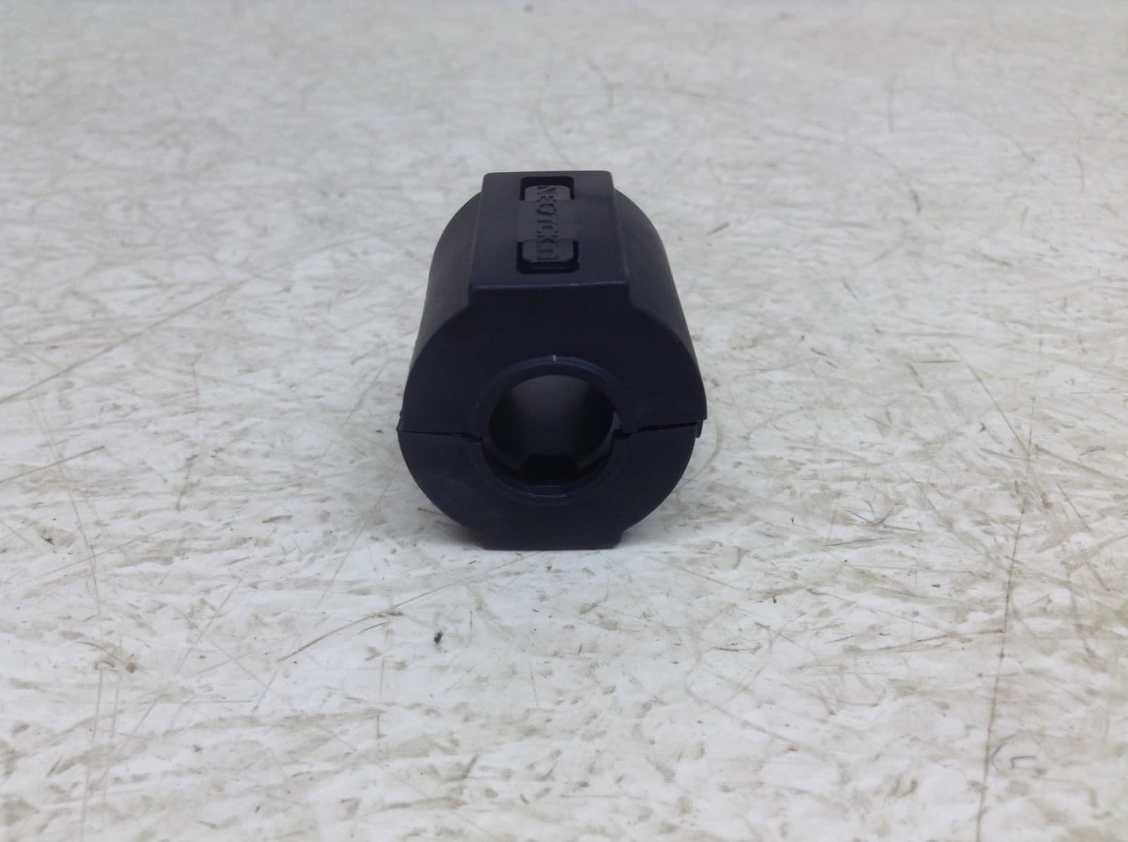 Nec/Tokin ESD-SR-250 Snap-On Core Cable Clamp ESDSR250 (TBI) 5