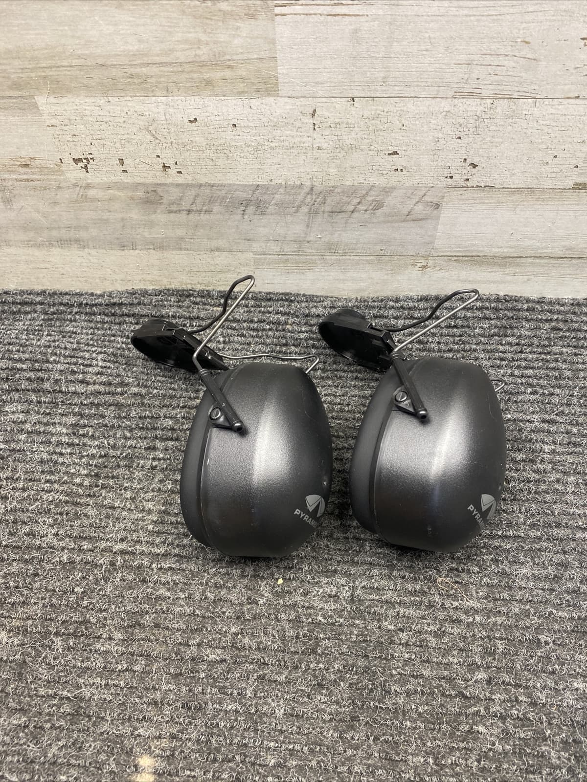 Pyramex Black Dielectric Hard Hat Cap Mounted Earmuffs, CMFB6010, NRR 23dB, New 2