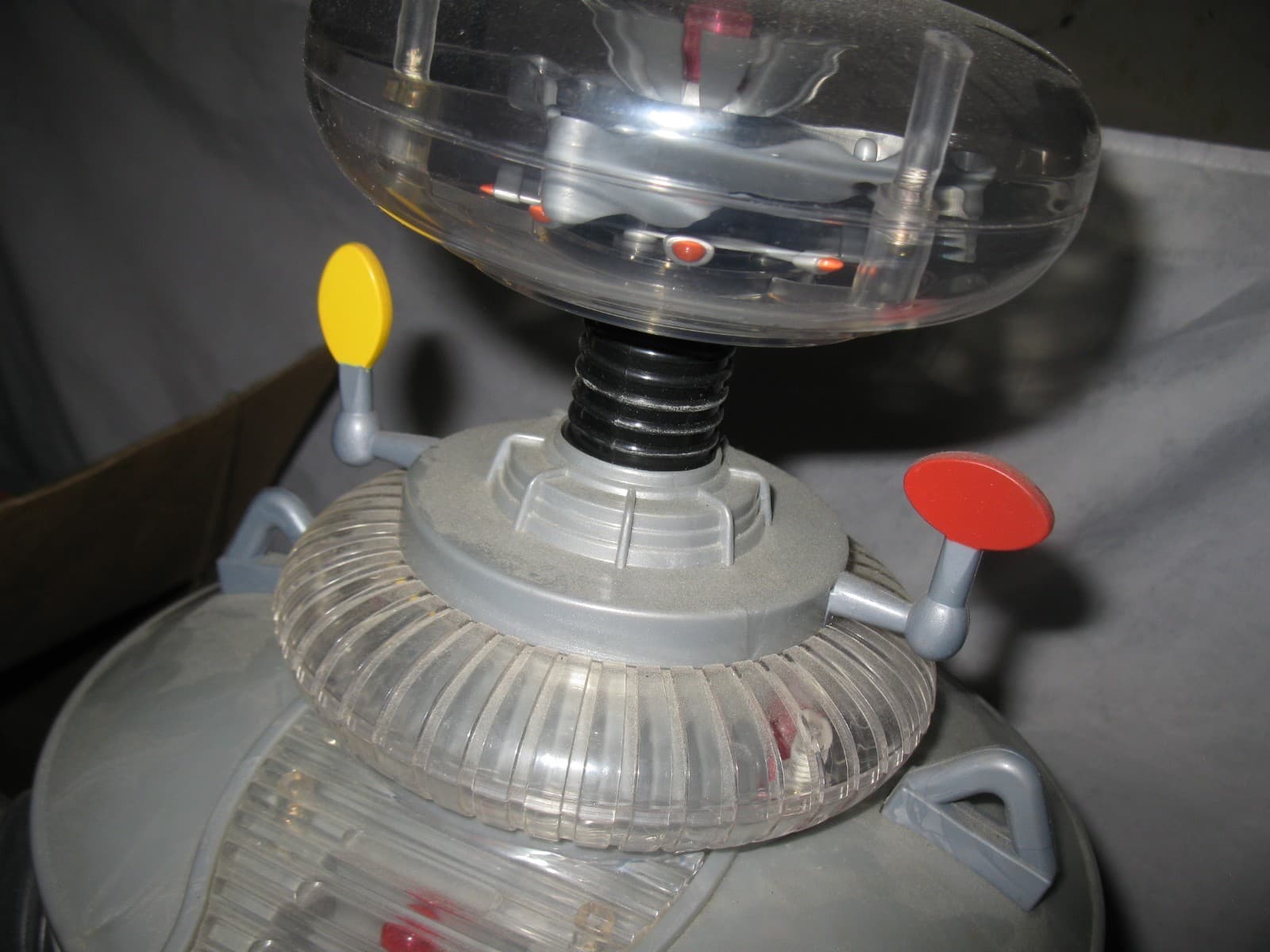 1998 Trendmasters Lost In Space Large RC 24” B-9 Robot w/ Remote,  Box, Used 6