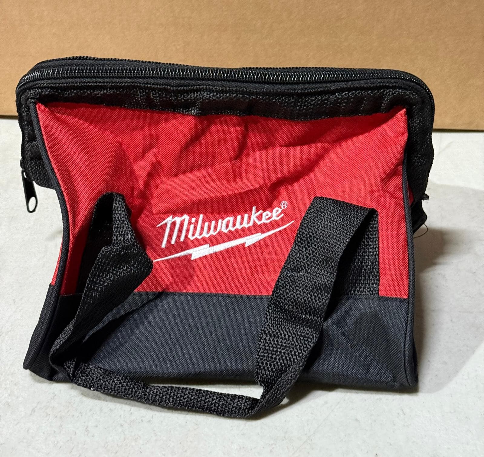NEW MILWAUKEE 11" X 10" X 8" Small Heavy Duty Contractors Tool Bag 3