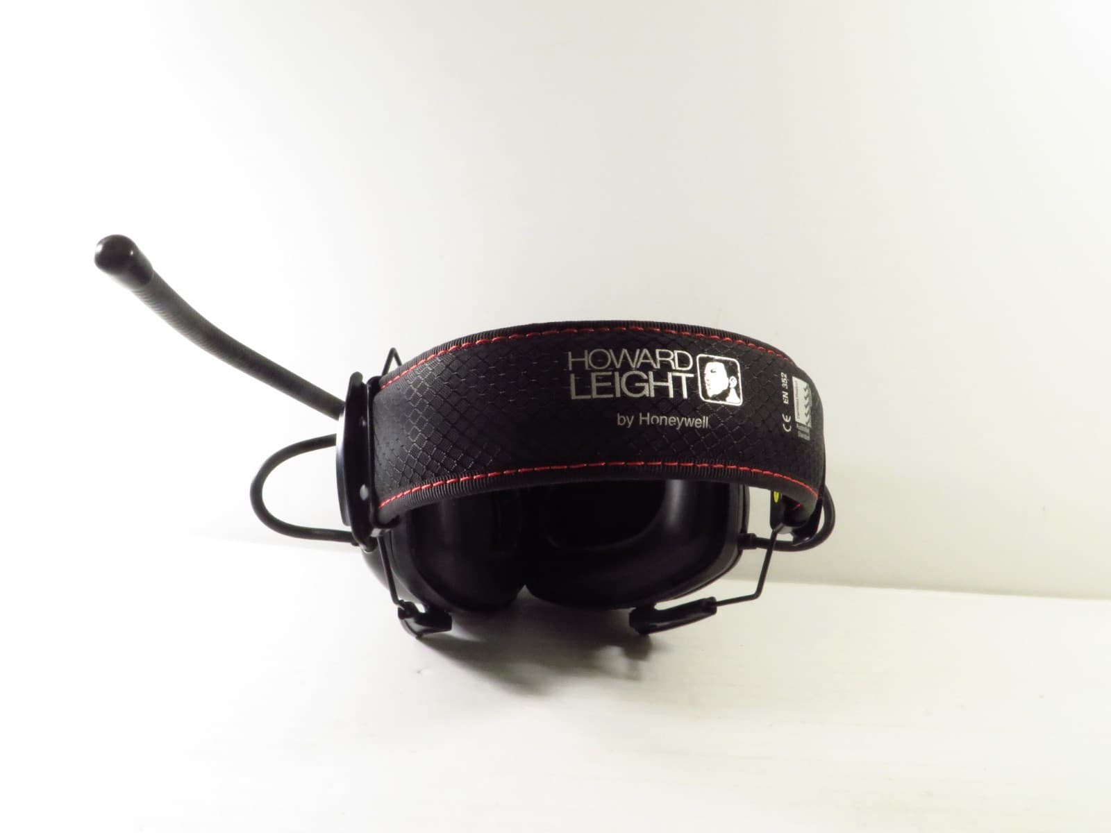 Honeywell Howard Leight Sync Radio AM/FM Headphones Hearing Protection EN352 5