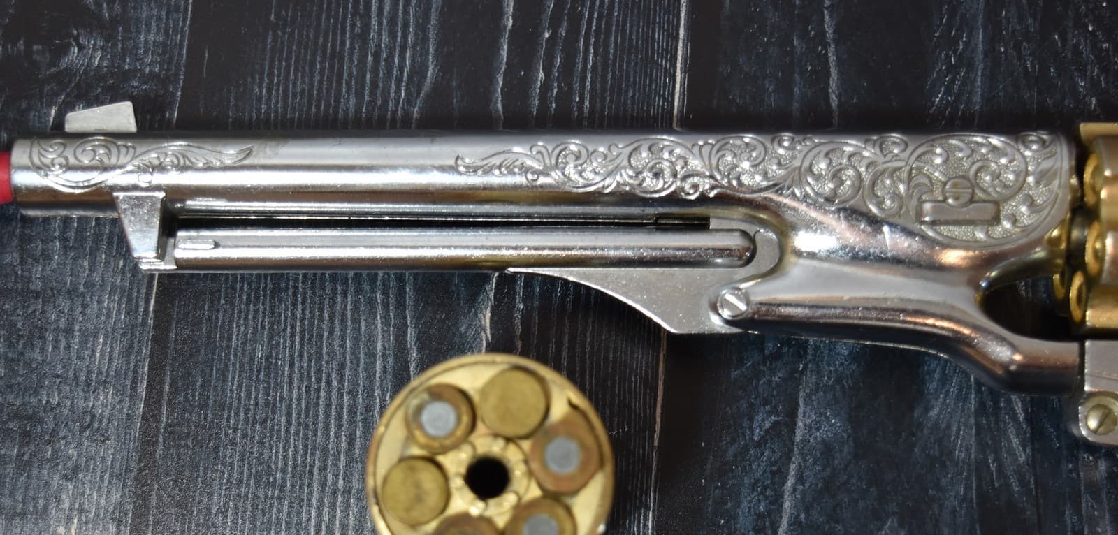 Vintage Hubley Colt 45 Diecast TOY Cap Pistol Revolver and 5 Cartridges 5