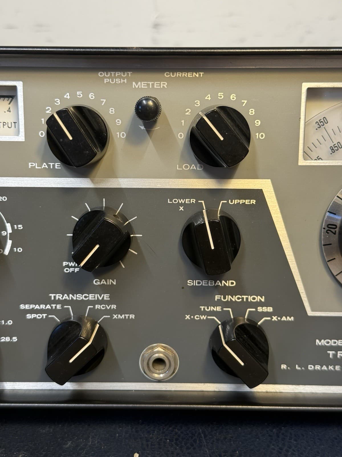 DRAKE T-4X HF TRANSMITTER (SN-11638) Working Powers On & Good Bias 4