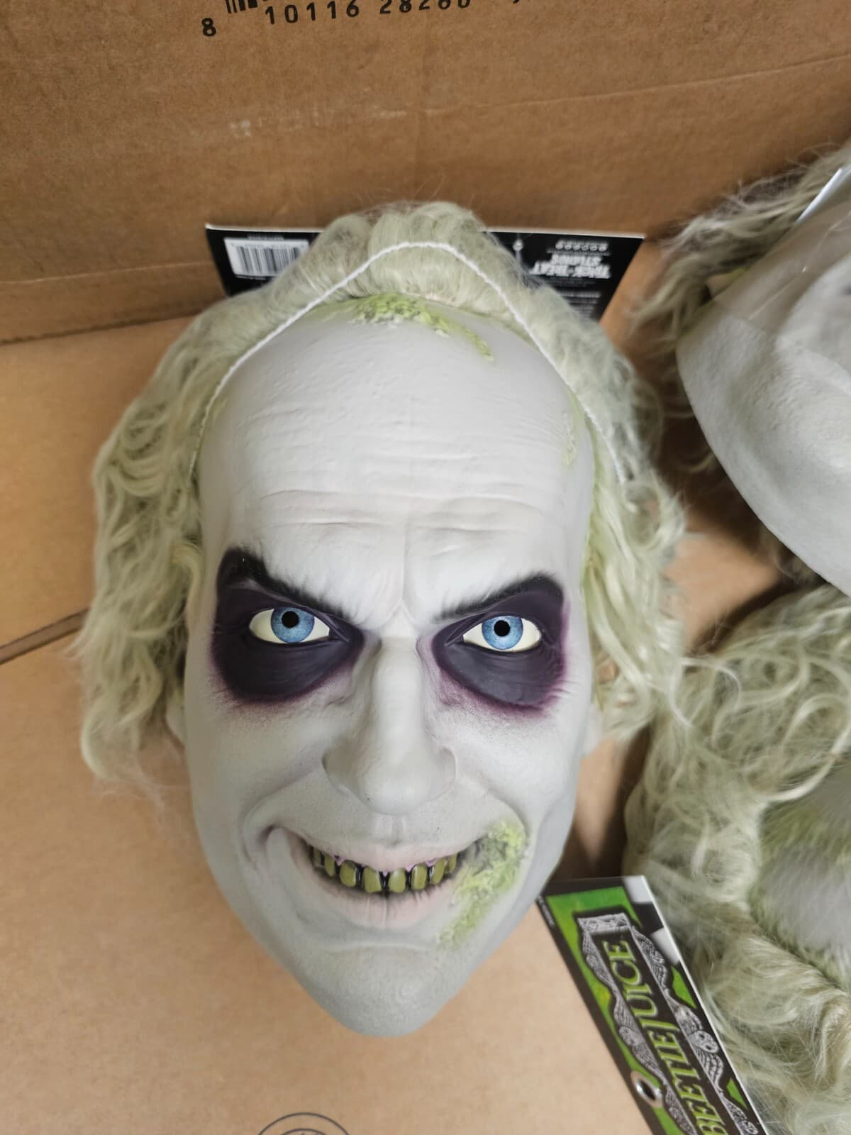Quantity 1 - NEW Beetlejuice Deluxe Injection Mask  Trick or Treat Studios 2