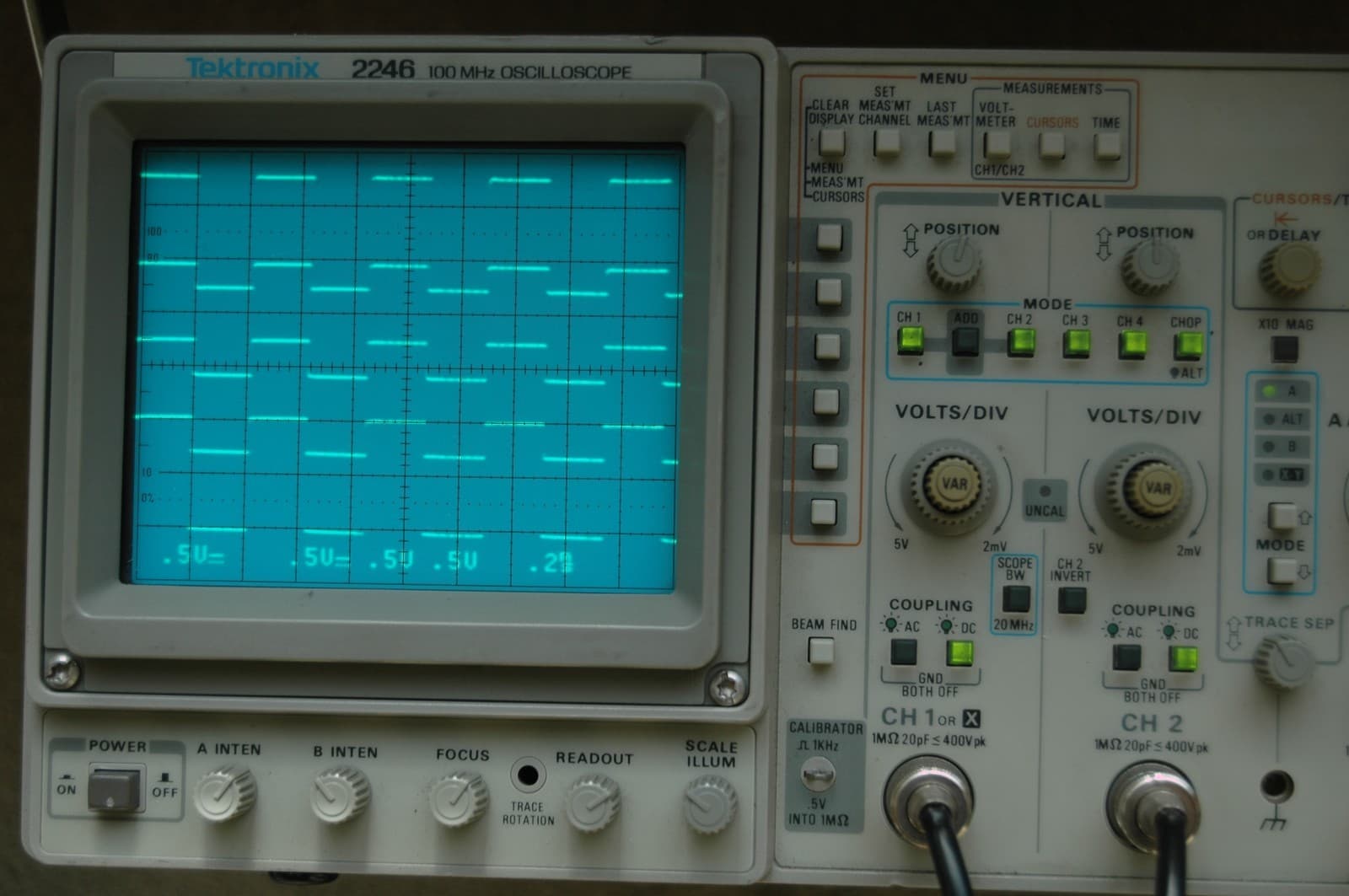 Tektronix 2246 1Y Four Channel 100 MHz Oscilloscope, two probes, power cord 6