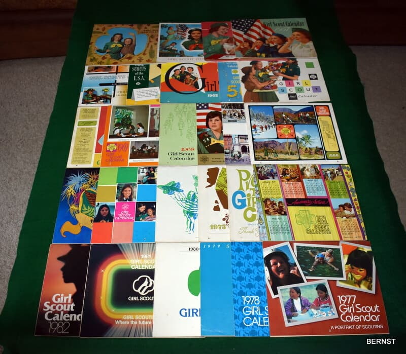 VINTAGE GIRL SCOUT - COMPLETE SET 1957-1981 GIRL SCOUT CALENDARS - LOT OF 25 2