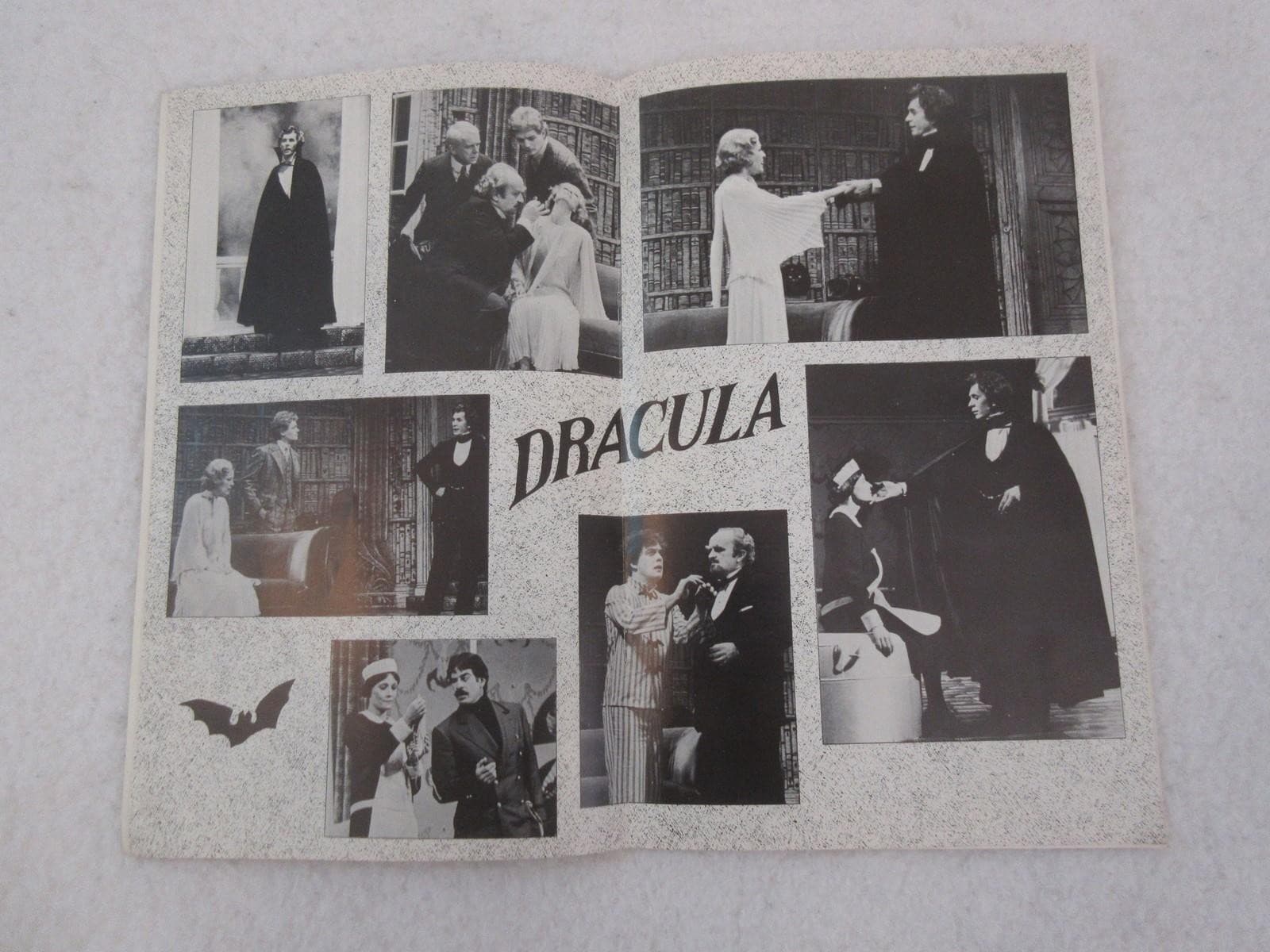 DRACULA Frank Lagella Edward Gorey 1978 with an AUTOGRAPH by Richard Kavanaugh 5