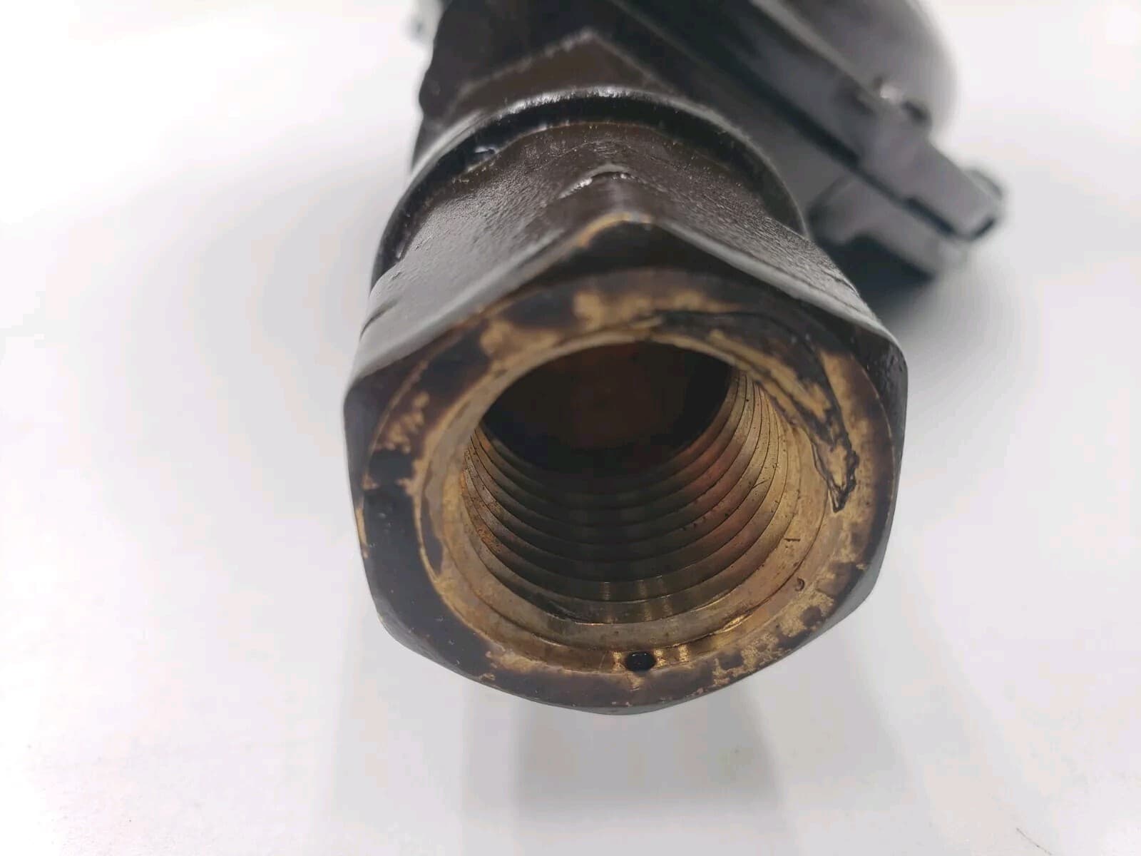 550-06553 LB WHITE REGULATOR LP PROPANE 11" WC 2ND STAGE VENT OVER OUTLET 4