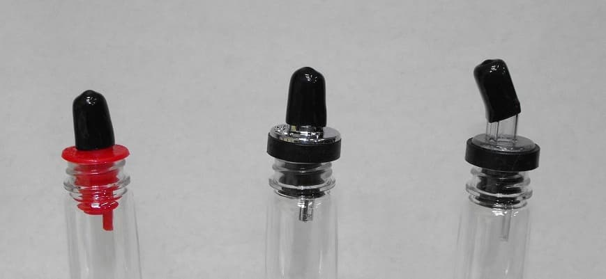 12x LARGE BLACK DUST CAPS  Bar Supplies Bottle Pour Measured Spout Pourer Cover 2