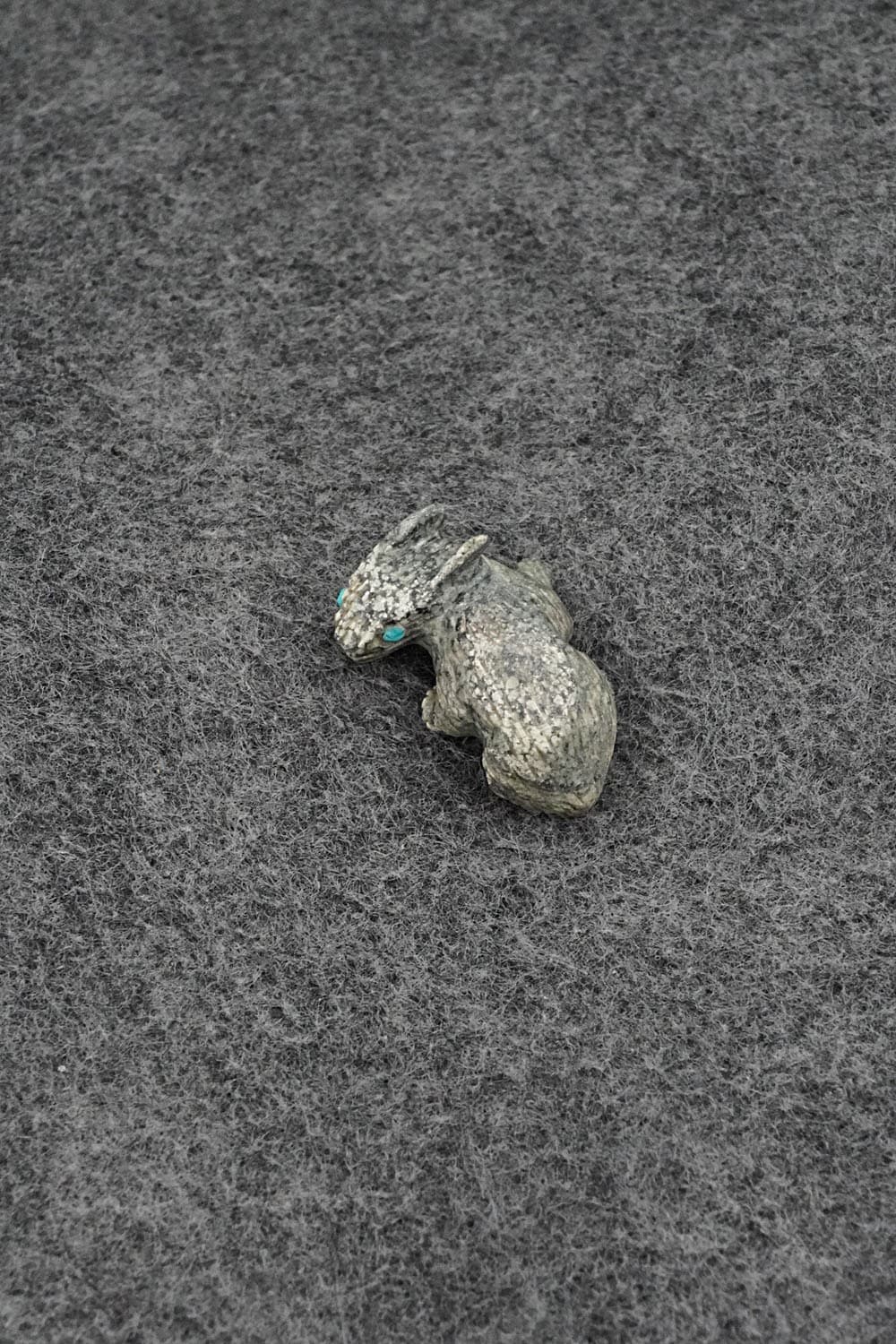 Rabbit Zuni Fetish Carving - Lance Cheama 6