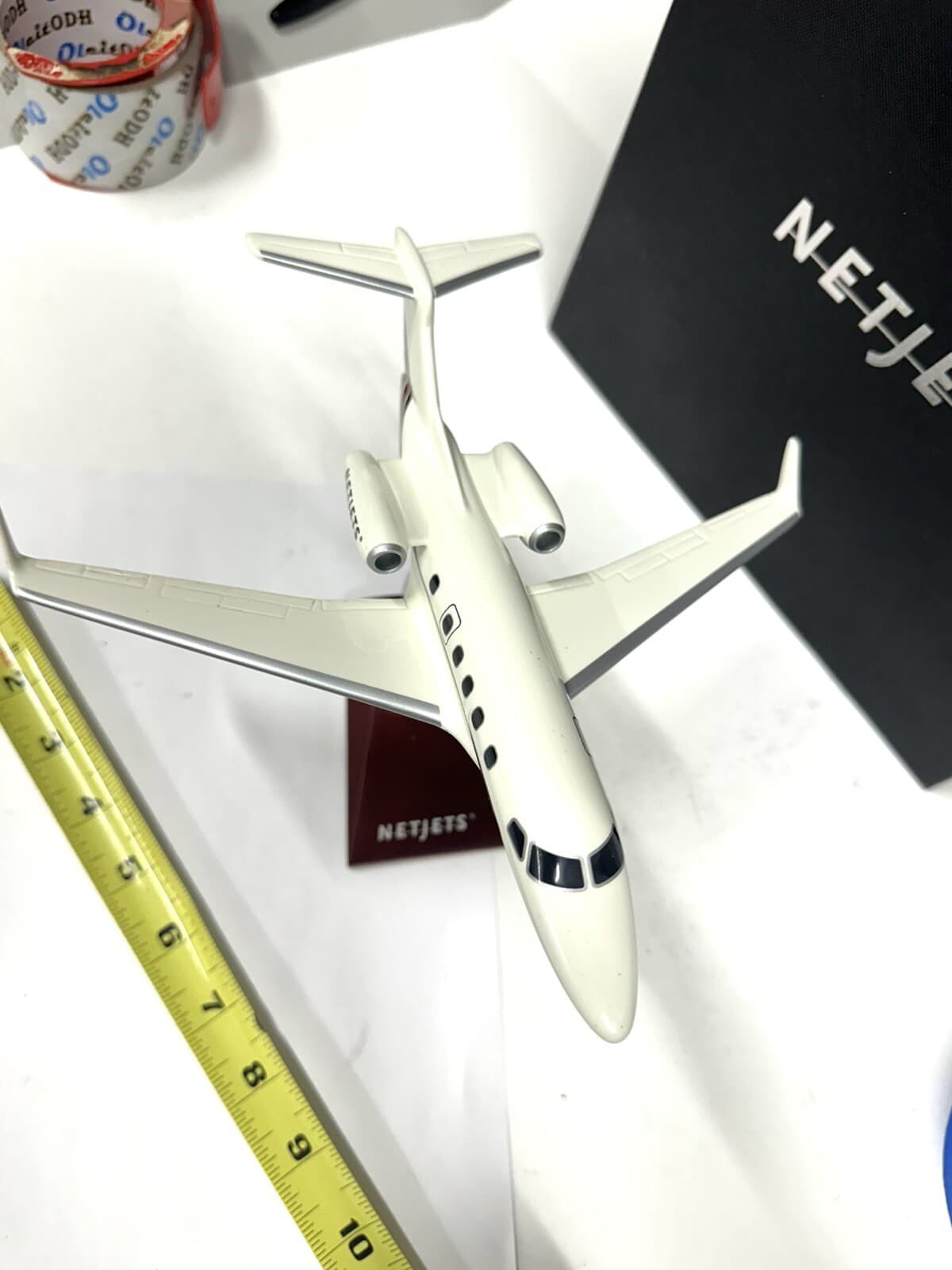 NEW Embraer Phenom 300 Jet By Netjets Airplane Model _ 1:72 Rare 6