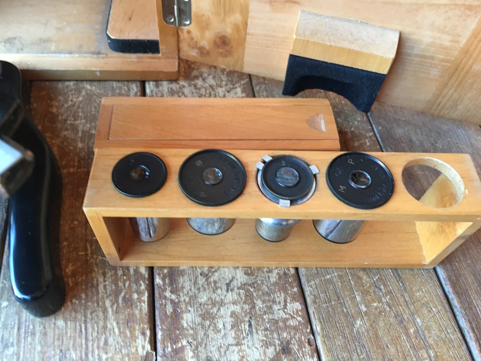 ANTIQUE ERNST LEITZ WETZLER MICROSCOPE WITH EXTRAS 6