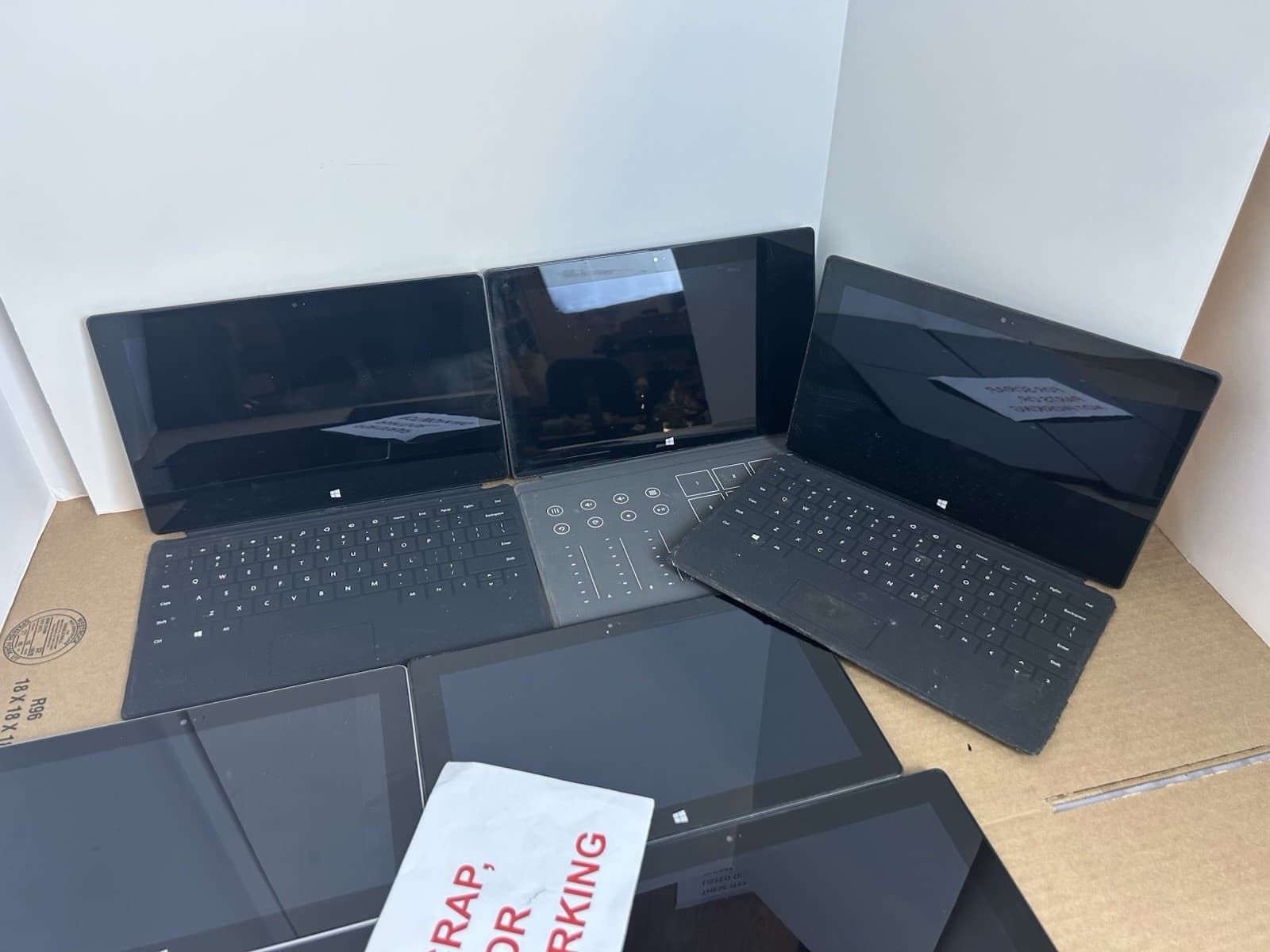 Microsoft Surface Tablets LOT of 8 For Parts or Scrap or Not working LOT8BB 3