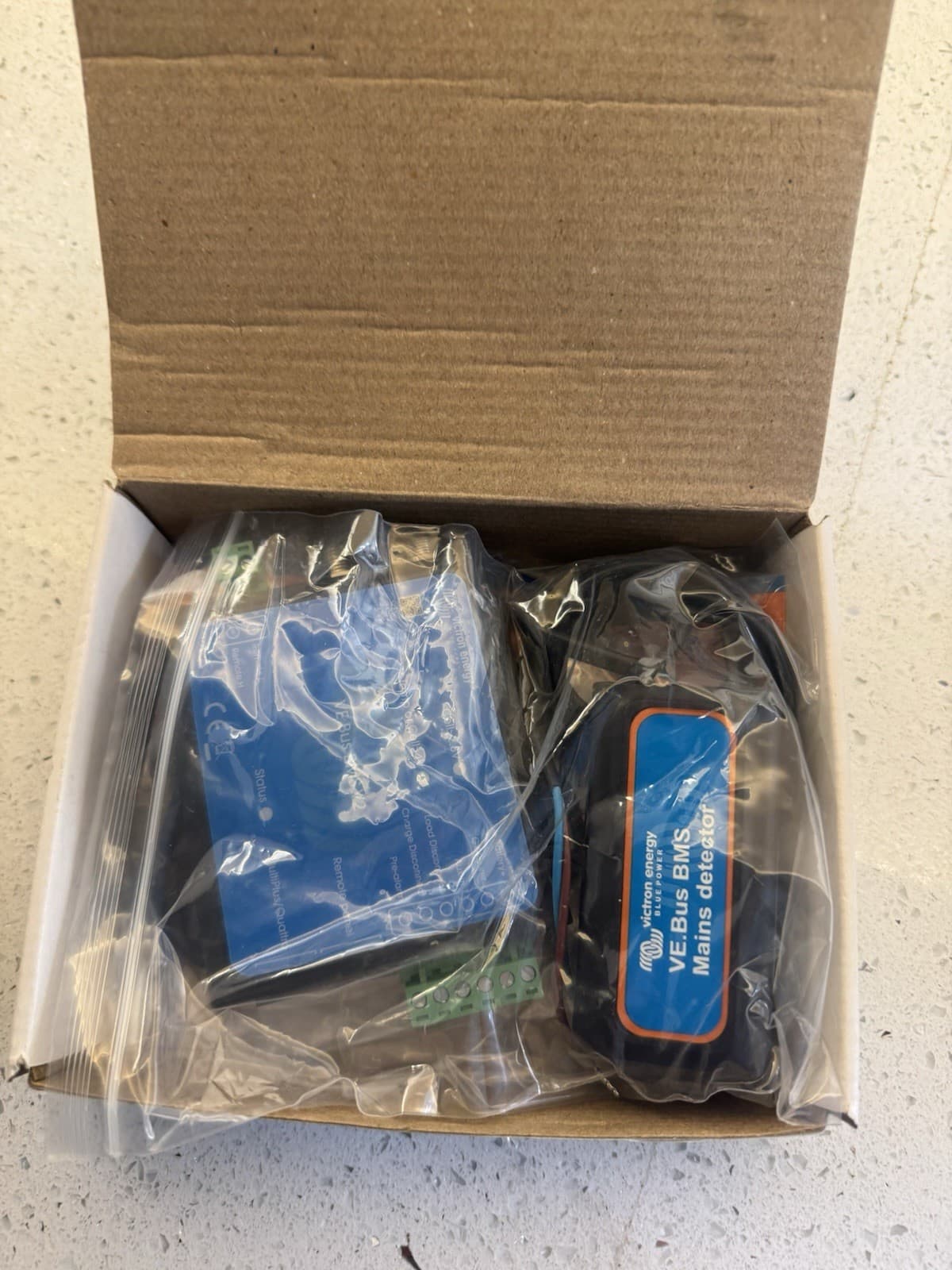 Victron VE.Bus BMS V2 f/Victron LiFePO4 Batteries 12-48VDC - Work w/All VE.Bu... 2