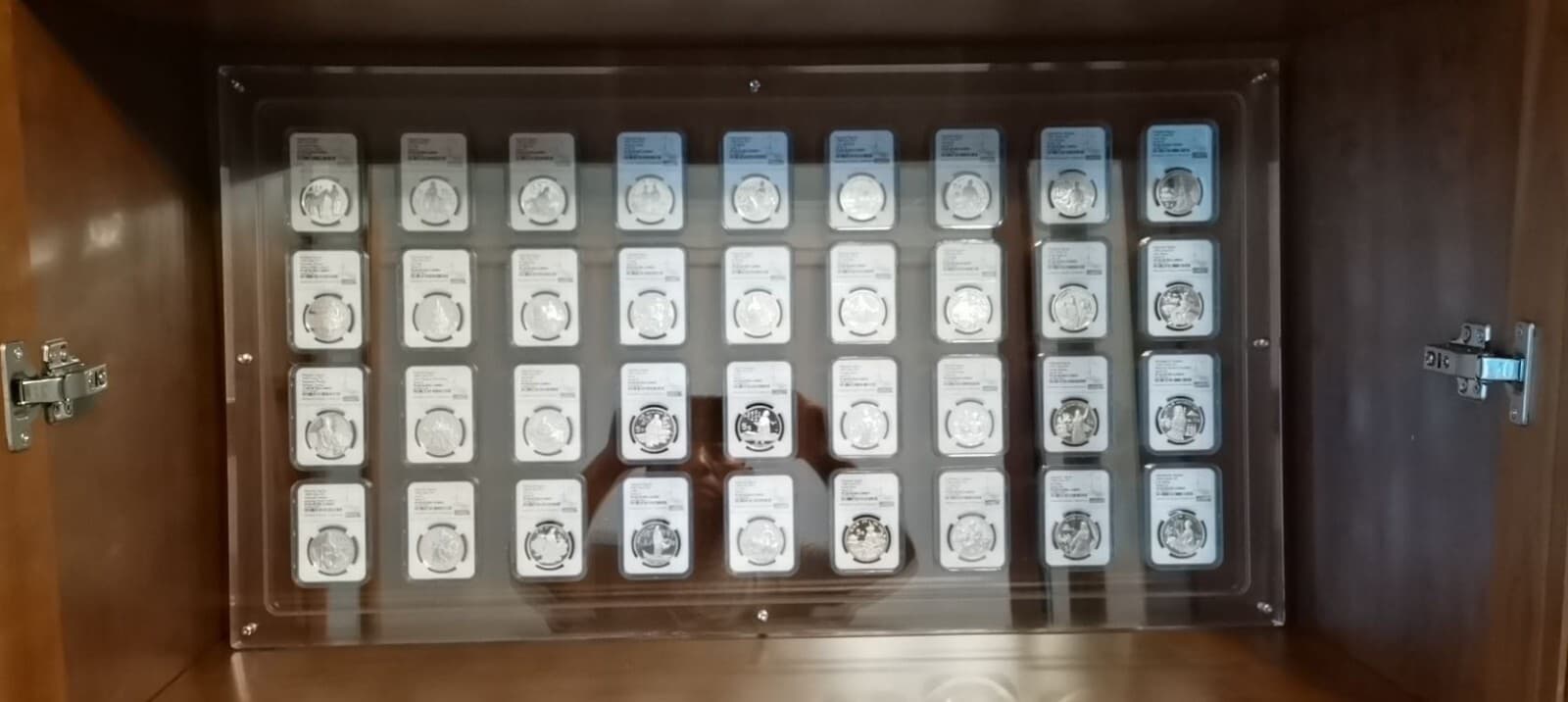 CUSTOMIZE Crystal Acrylic Wall Display Frame For ANACS/NGC/PCGS Coin Slab Holder 5