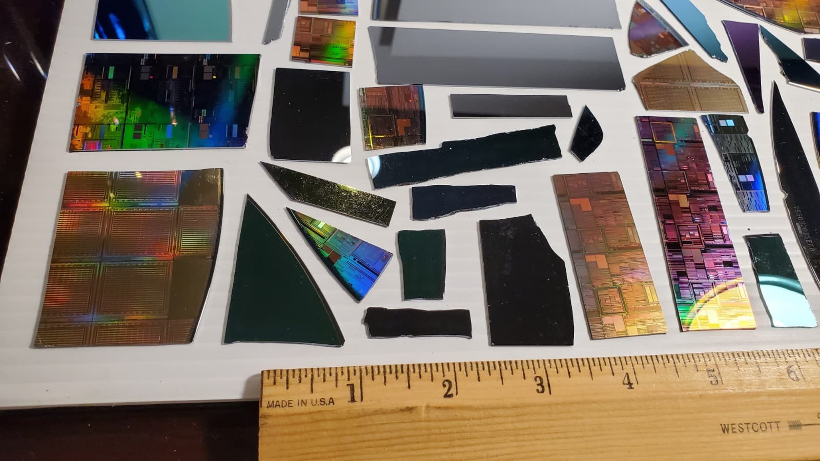 Silicon Si Art Wafer Pieces Plain and with IC Microchip Semiconductor Design 85g 4