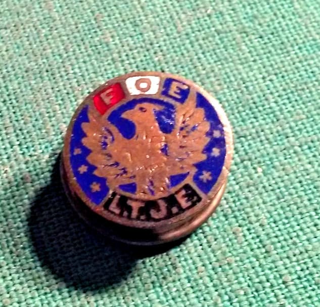 FRATERNAL ORDER of EAGLES Vintage Enamel FOE LTJE Member Lapel Pin Screw-Back