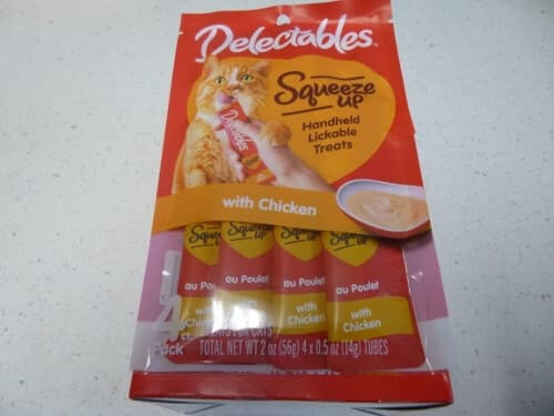 16 PACKS Hartz Delectables Squeeze Up Chicken Exp 09/2026 NO BOX