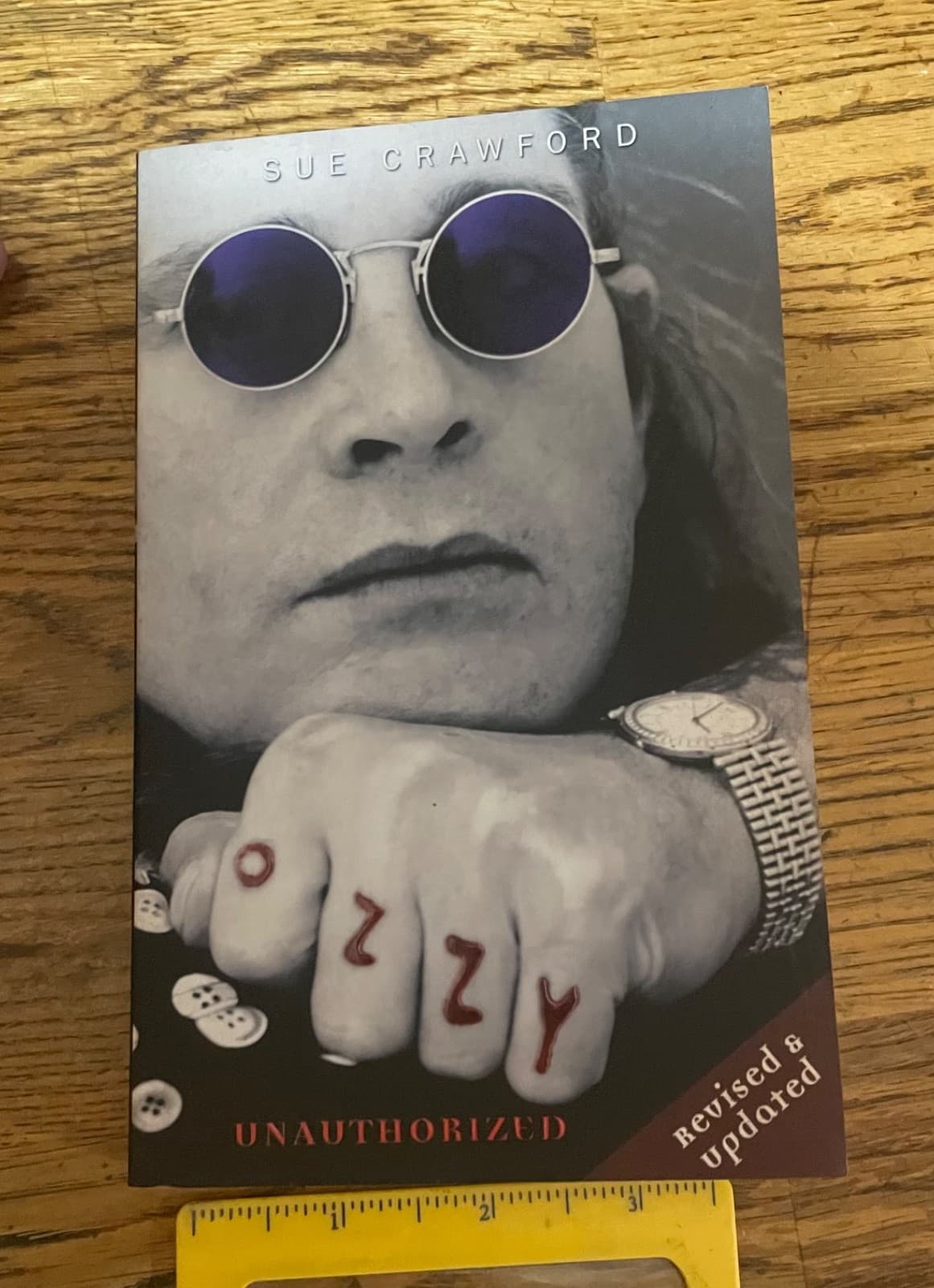 Ozzy Osbourne/ Autograph/ paperback book/ biography/ signed/ Black Sabbath 2