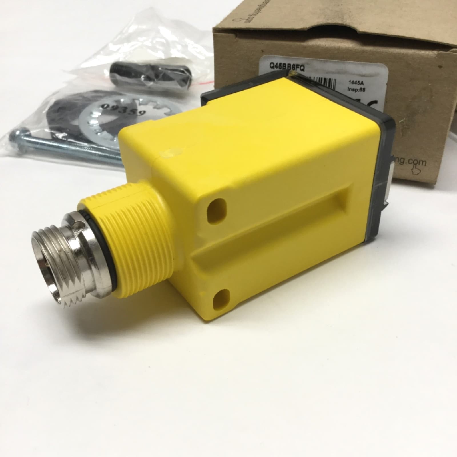 Banner Q45BB6FQ Rugged IR Fiber Optic Amplifier, 10-30VDC, NPN/PNP, 4-Pin 7/8" 6