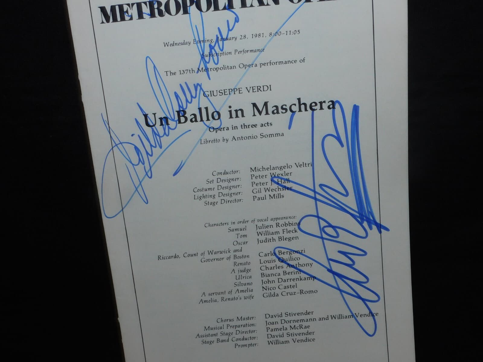 1981 METROPOLITAN OPERA PROGRAM & SIGNATURE OF 2 OPERA SINGER'S - 100% ORIG. 2