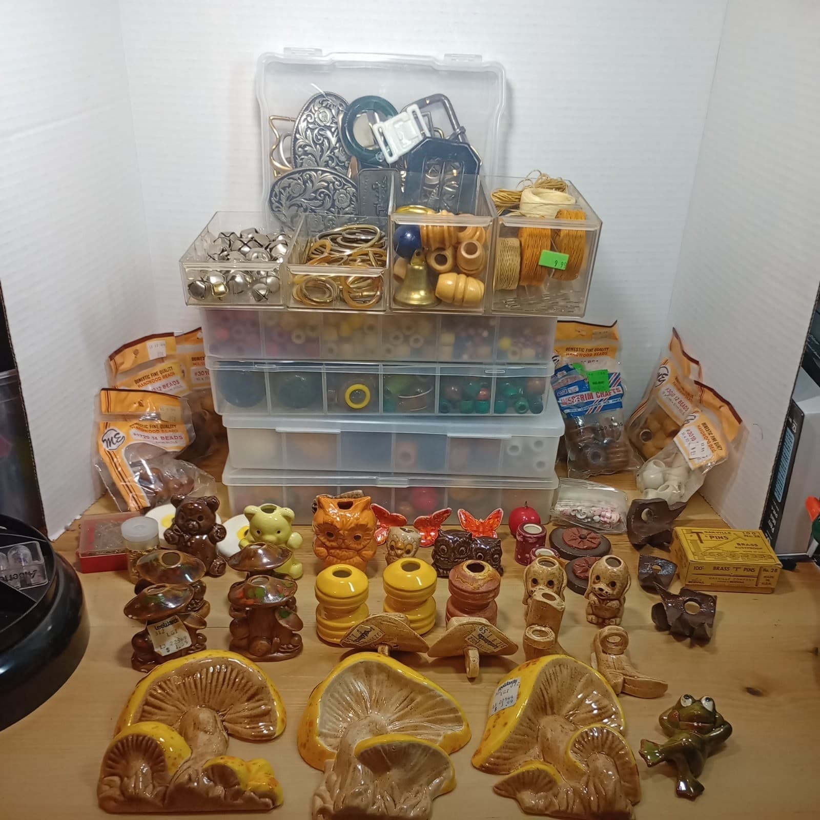 Vtg Macrame Boho Lot Of 1,500 Ceramic Mushrooms Owls Frogs Butterfly Beads Read