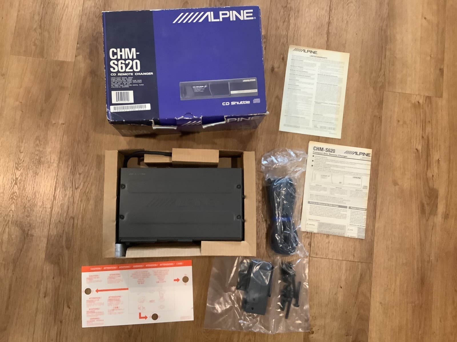 Vintage Alpine CHM-S620 - 6 CD Changer with Magazine -