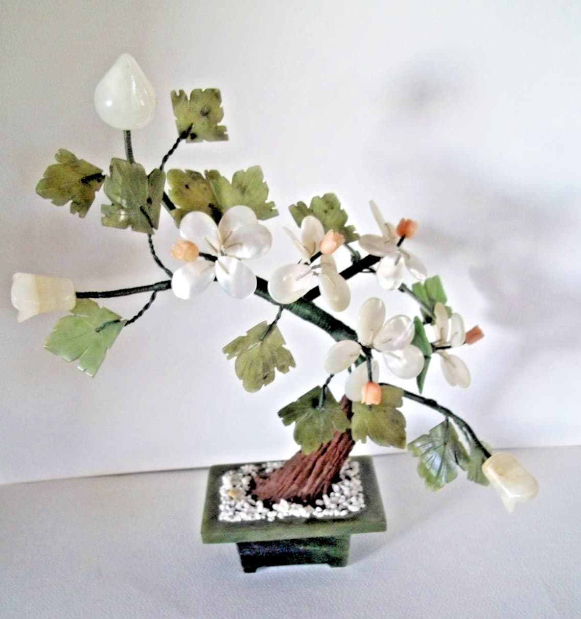 Vintage Mother of Pearl Chinese Bonsai Tree Jade Style Agate Carved stone 7.5"