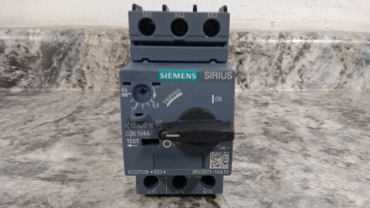 Siemens 3RV20111HA10 690VAC Maximum Voltage Rating Manual Motor Starter