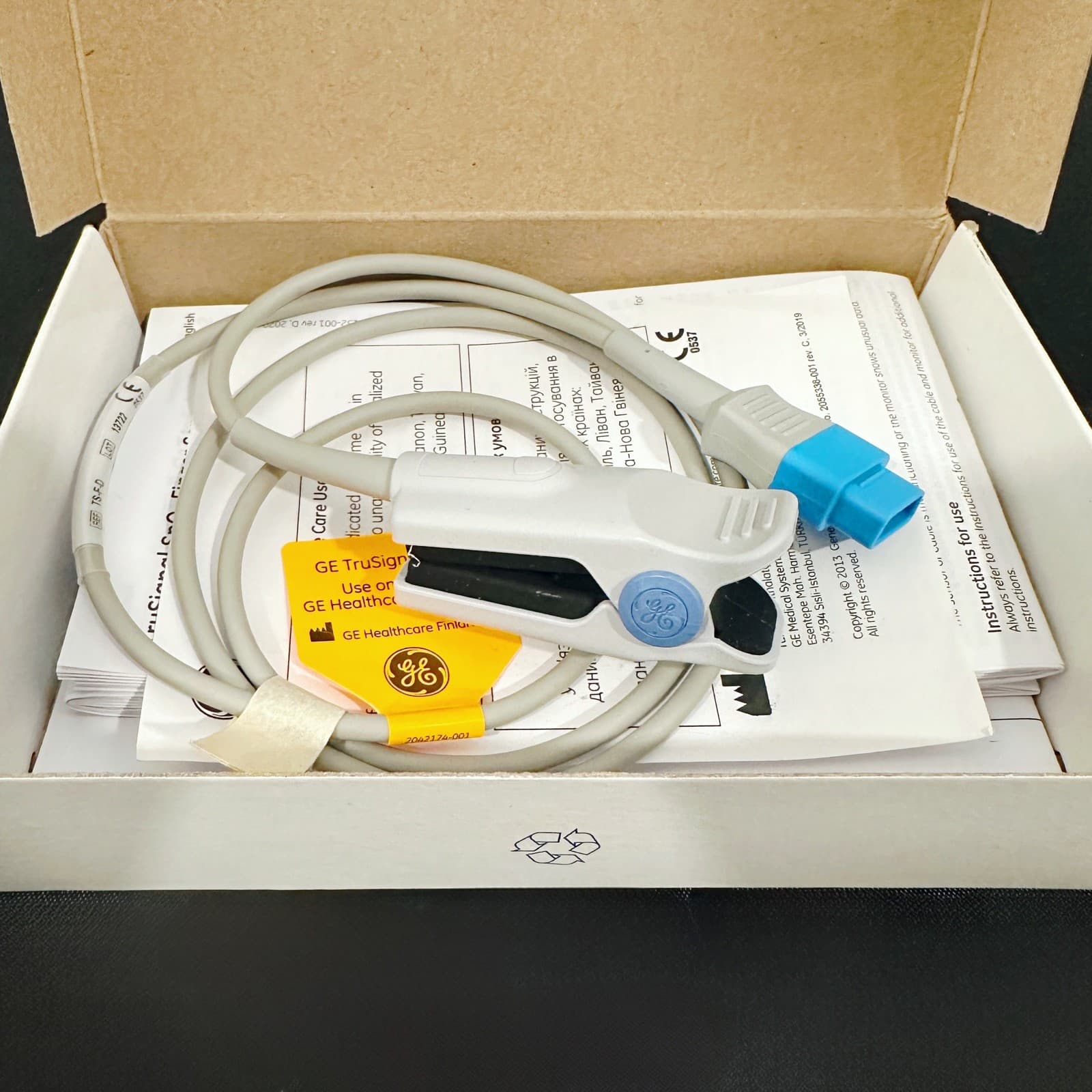 NEW GE TruSignal SpO2 TS-F-D Adult Finger Clip Sensor Reusable