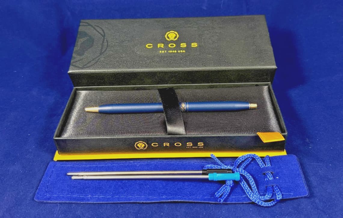 CROSS LADIES CLASSIC CENTURY SATIN BLUE 22k GOLD TRIM & BAND BALLPOINT PEN #2402