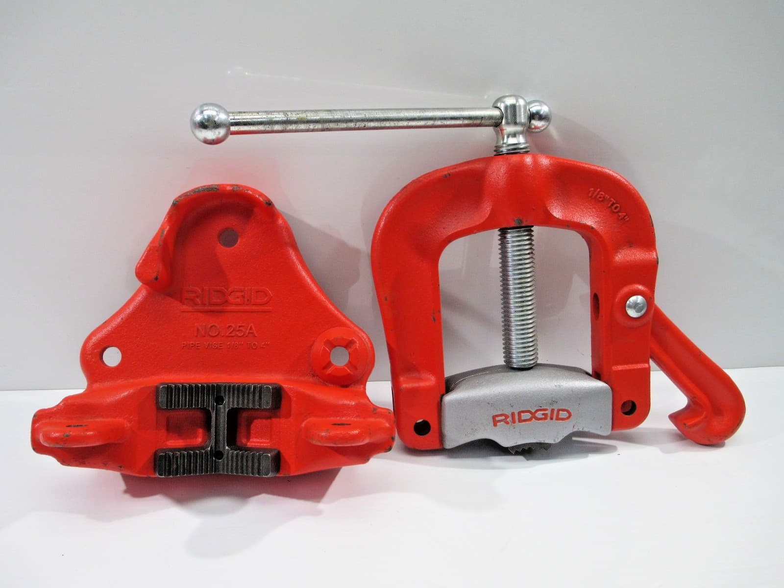 RIGID BENCH YOKE VISE BENDER 1/8 - 4" PIPE SIZE 12" HEIGHT 40100 NOT COMPLETE