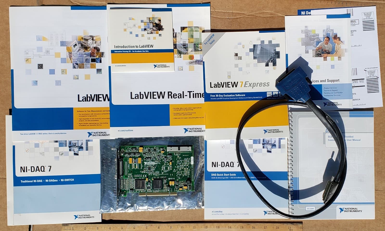National Instruments NI PCI-6220 DAQ Card Board + NI-DAQ 7 LabVIEW Disks Manuals