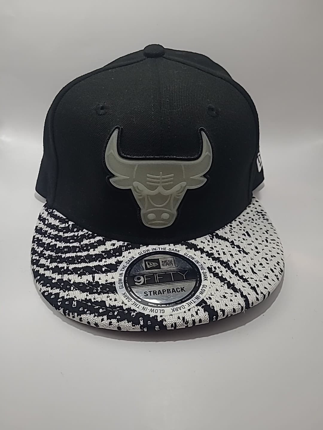 New Era 9Fifty Chicago Bulls Glow In The Dark Hat One Size