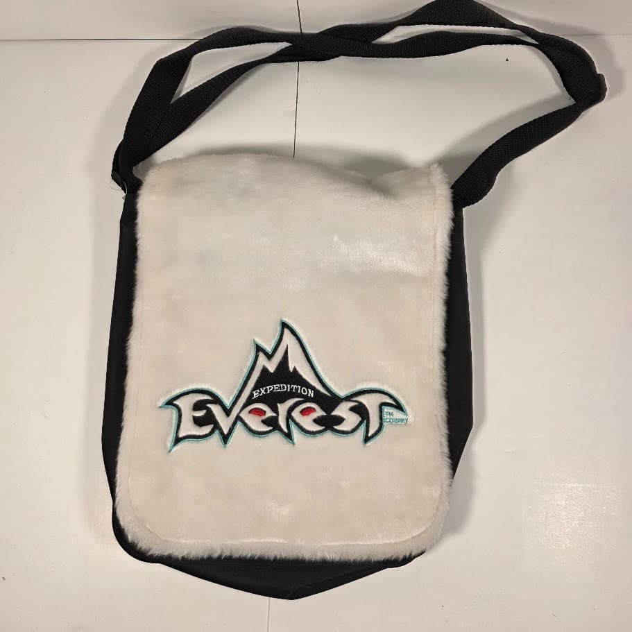 Rare Disney Animal Kingdom Expedition Everest Press Kit Bag Messenger