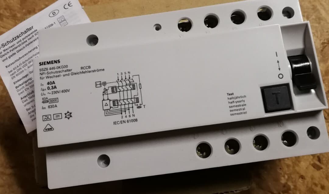 Siemens 5SZ6 446-0KG00 40A 0.3A NFI Circuit Breaker Type-B 300mA All Current Sensitive